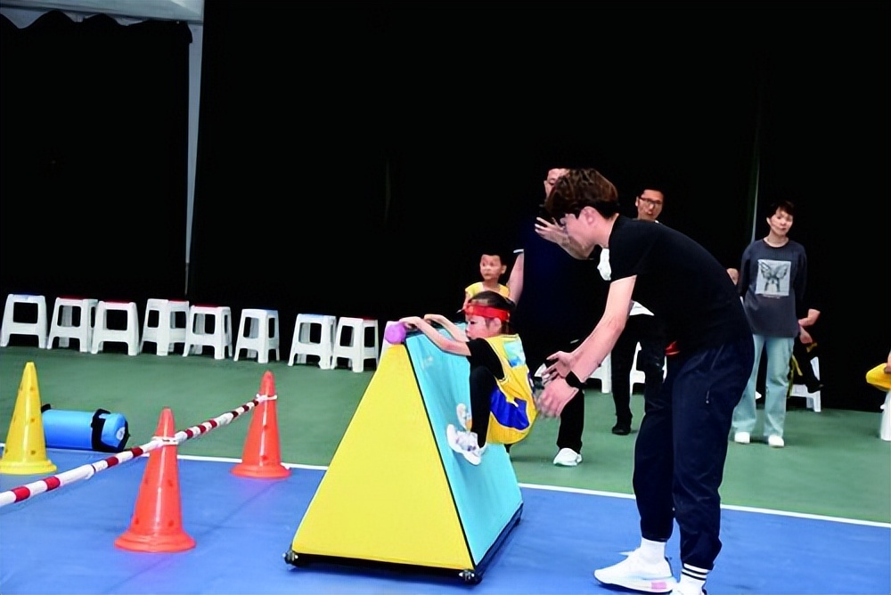 赤峰首届“勇士杯”少儿体能闯关赛落幕