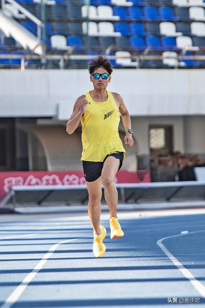 飞影pb3.0和飞影plaid有啥区别,中乔飞影pb3跑鞋