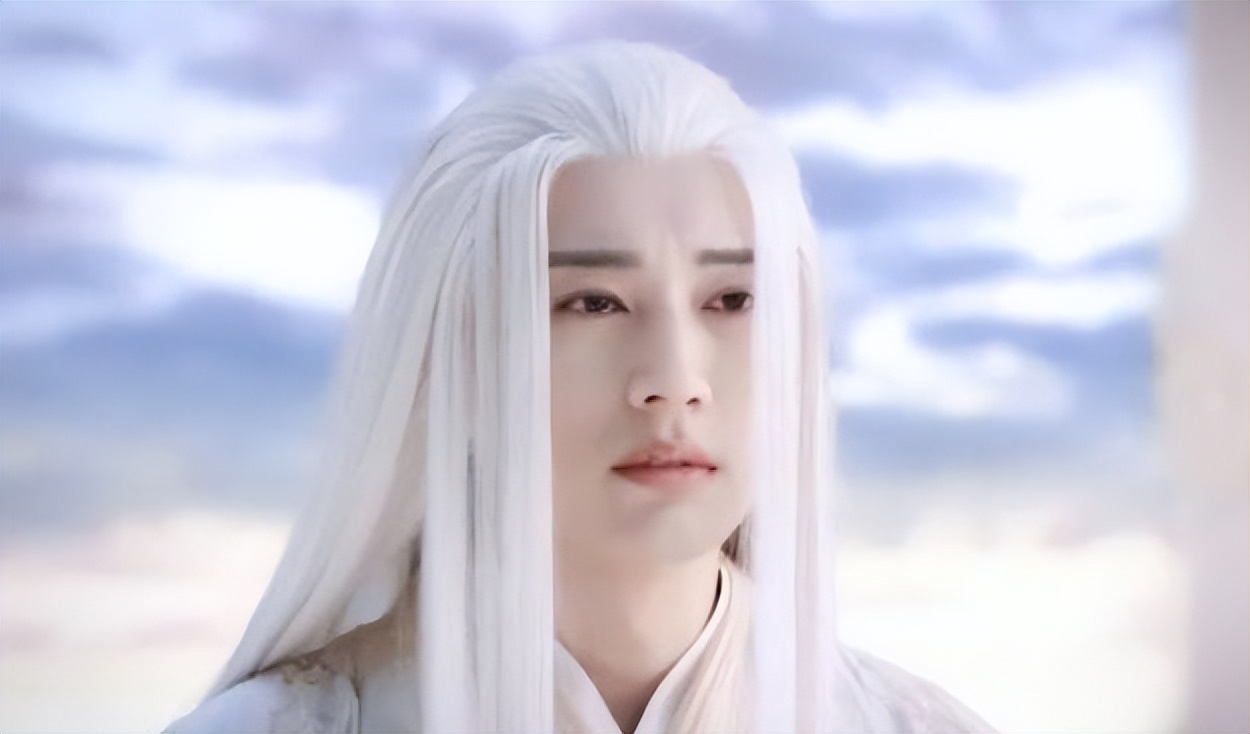 人体缺少什么营养会导致白发,缺乏哪种维生素会导致白发问题