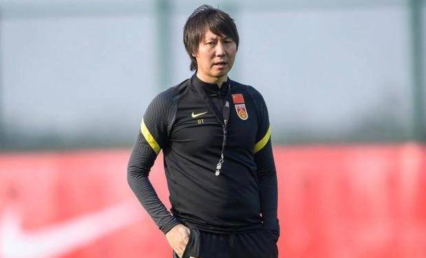 大连人公开招聘主帅，李铁贾秀全谢晖纷纷在列，来看看神评论