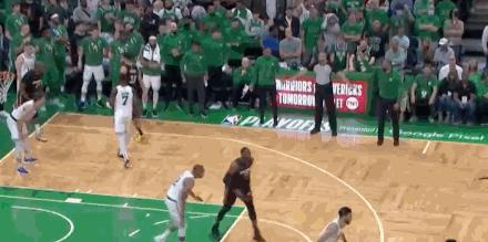 绿军关键战术,东决热火2-0绿军赛后主教练