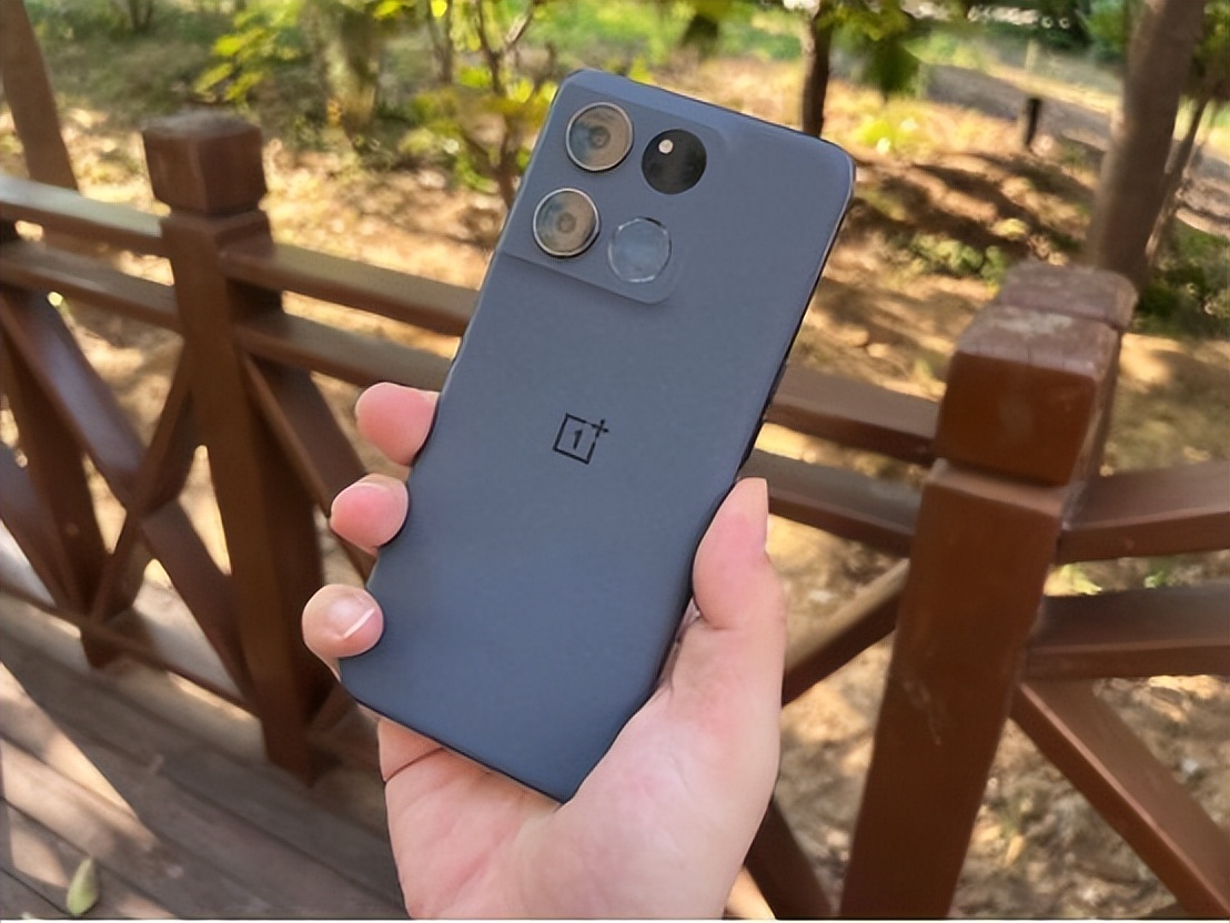 12g256g手机价位3000元左右的,12+256g小屏手机哪款最值得入手