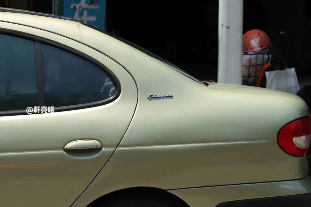 老款雷诺梅甘娜两厢,雷诺梅甘娜家庭版