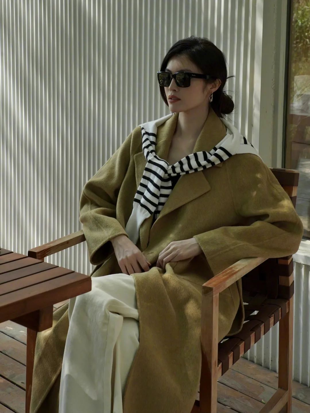 别再披头散发了教你一招秒变女神,今年别再披头散发了三款减龄发型