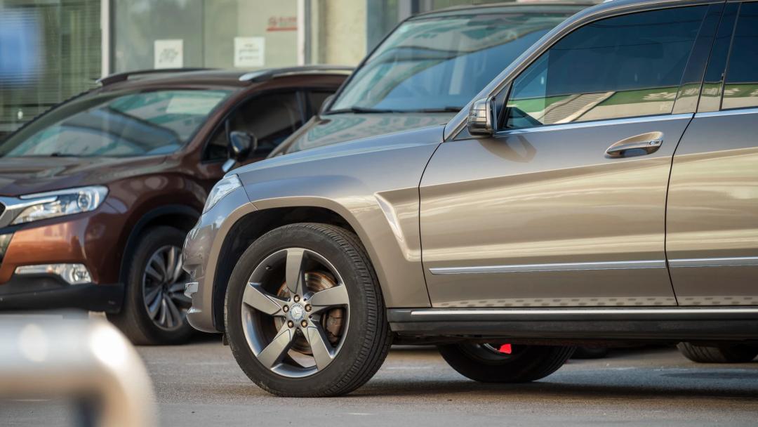 高尔夫大众汽车多少钱一台,奔驰gle300新款二手车价格多少钱