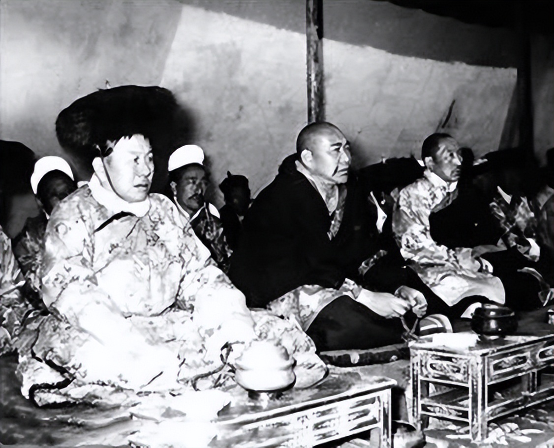 *藏西**解放前有多黑暗？虔诚信徒沦为祭品，农民一出生就是奴隶