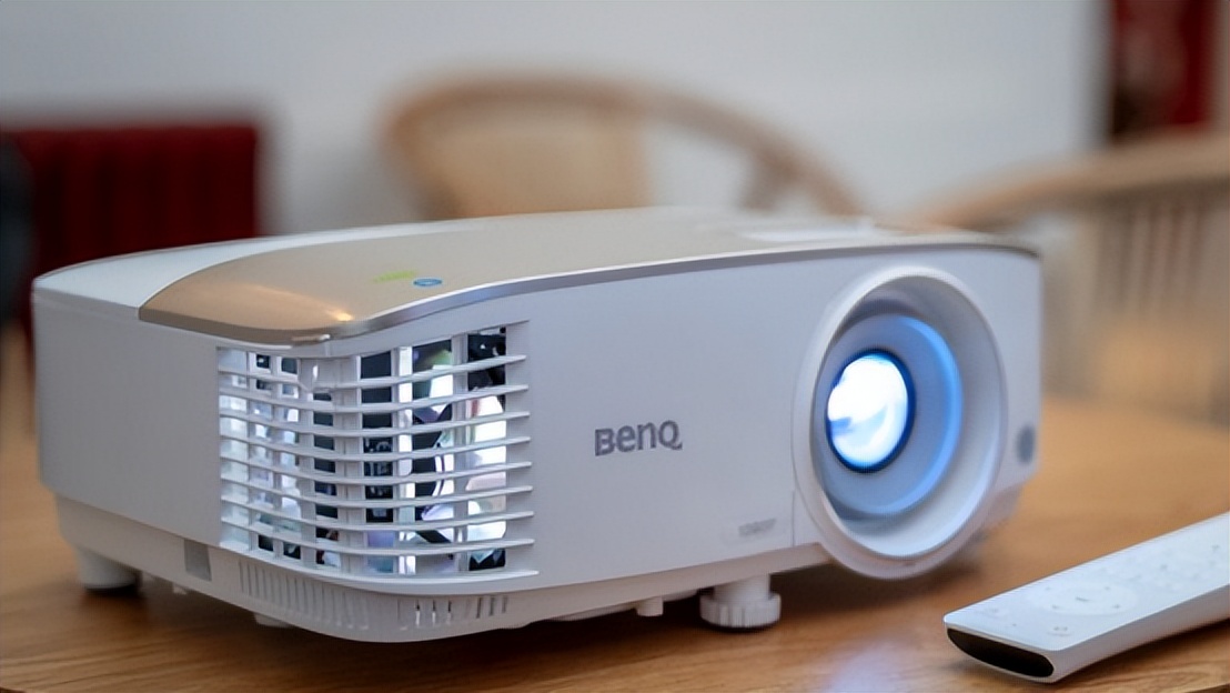 国产投影仪vs品牌投影仪测评,国产便携投影仪品牌排行榜