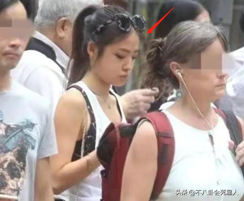 张学友7岁的照片,张学友早期西装照