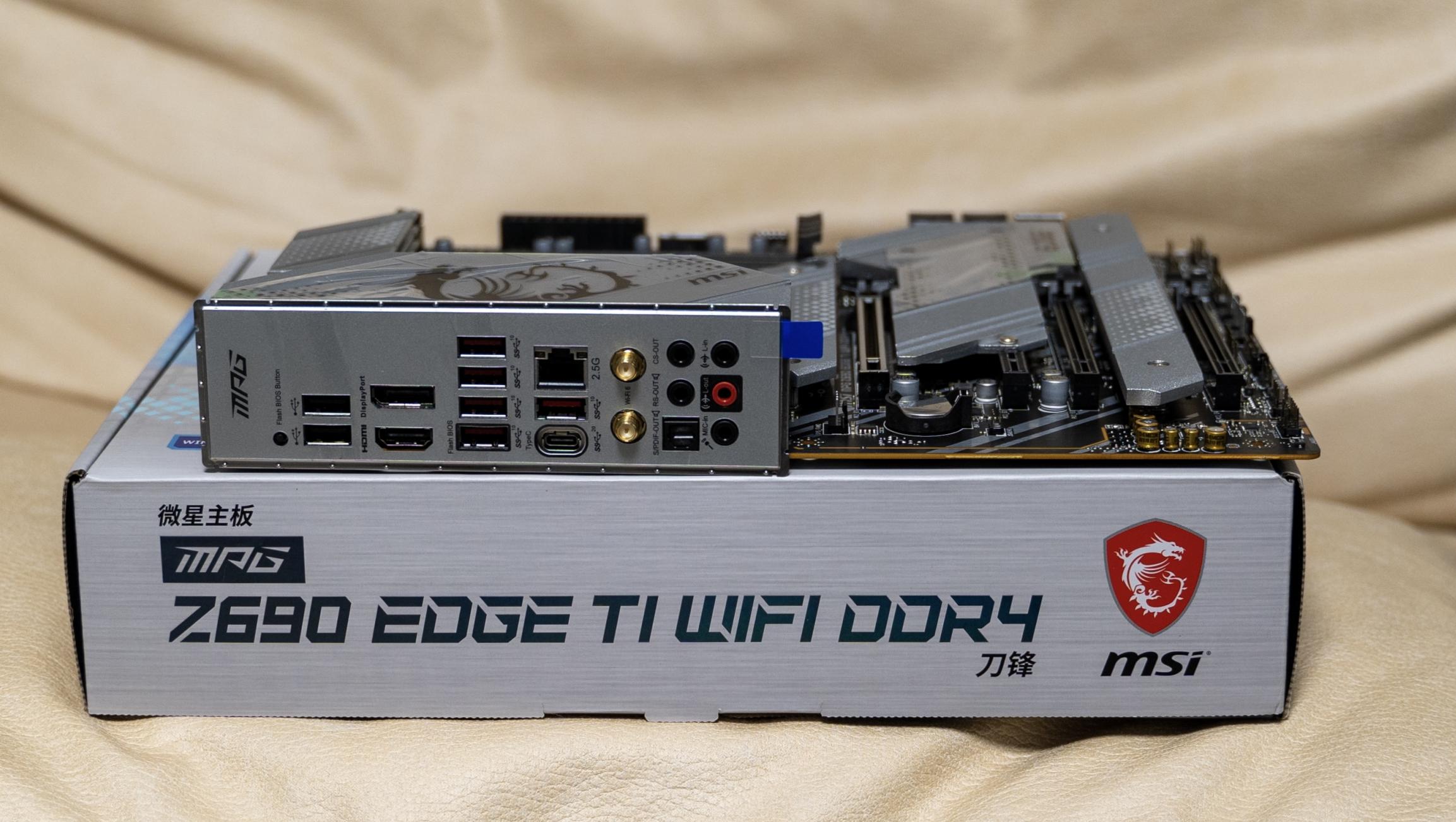 微星z690刀锋钛开箱测评,微星z690edgeti主板接口介绍