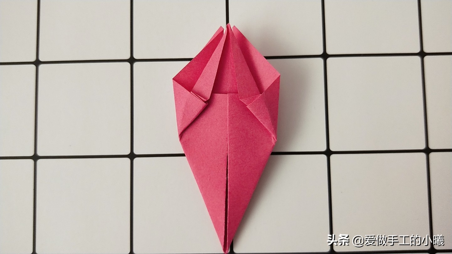 折纸小草最简单的折法,怎么用小星空纸折一个简单的手工