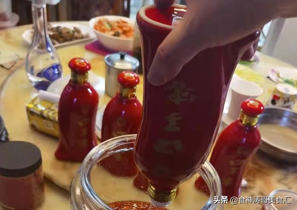 推荐几款性价比高的白酒过年送礼,啥样的白酒好喝还不贵过年送礼