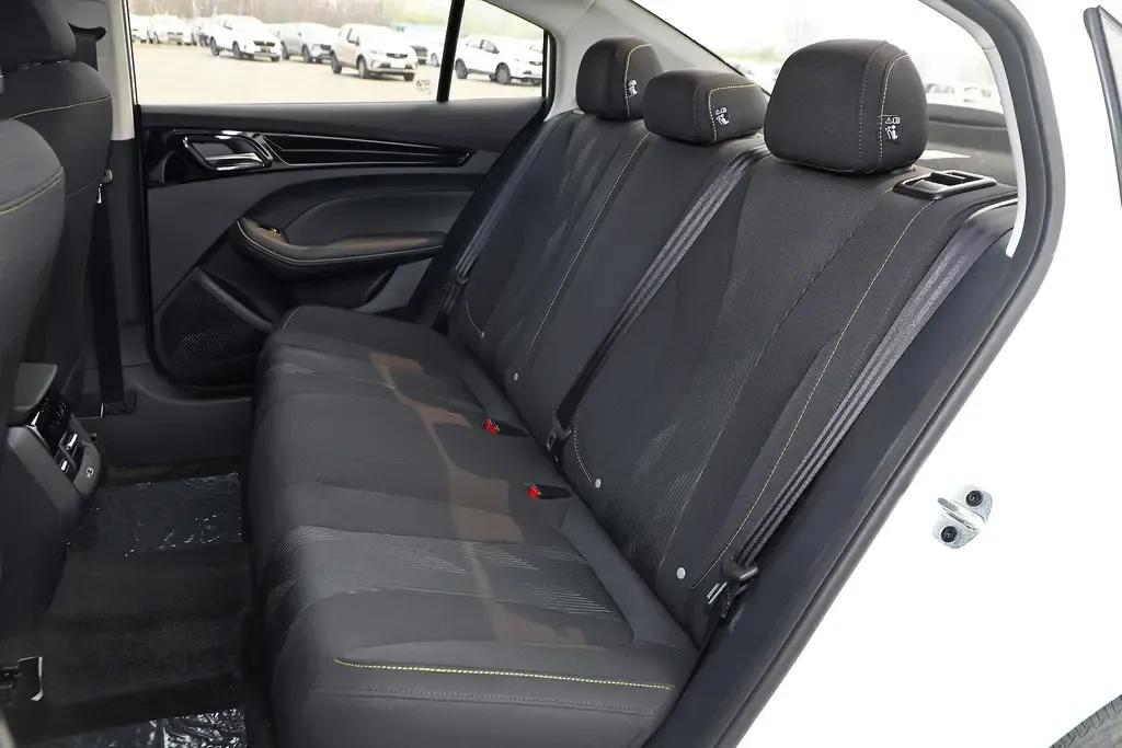 试驾新款荣威i5手动挡,荣威2022款i5试驾感受