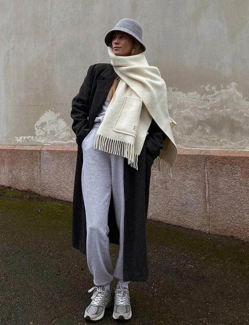 粉红卫衣穿搭女春秋套装,粉色连帽卫衣套装内搭