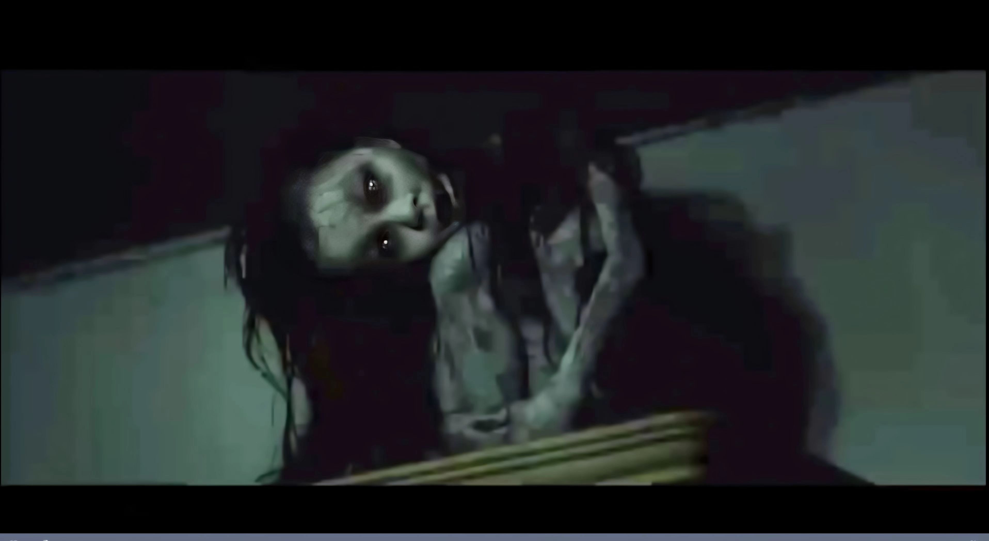 生吃蟑螂！四项金马奖的恐怖神作！一个小女孩就能让人家破人亡