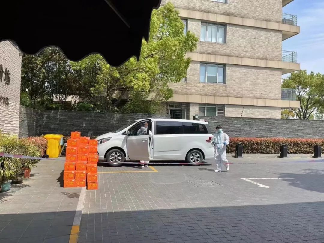 疫情下艰难生活的打工者,疫情下艰难生存的90后创业者