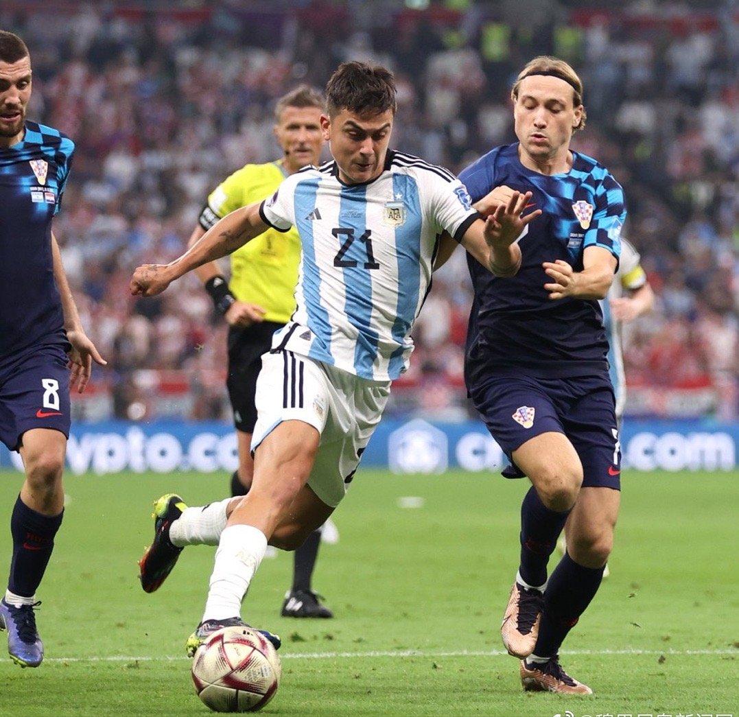 穆里尼奥相信自己永不放弃,穆里尼奥不像以前那样意气风发