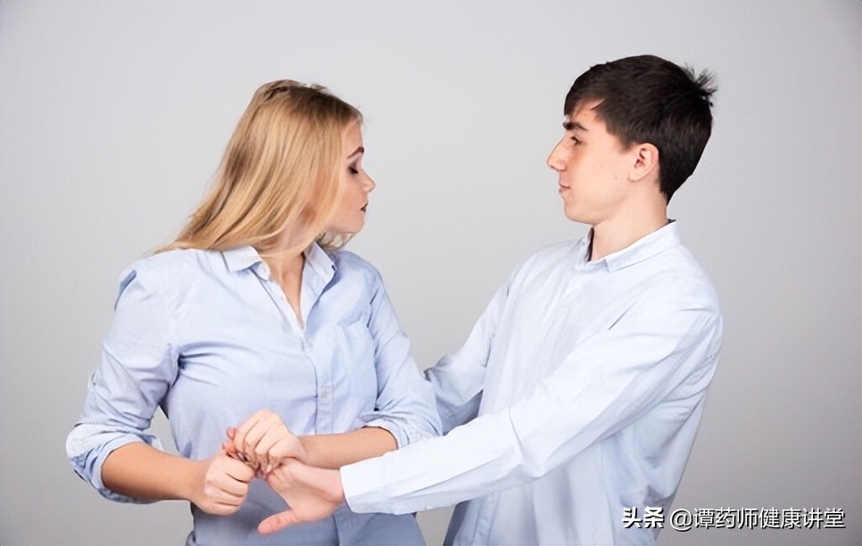 当伴侣犯了错误怎么办,当你的伴侣出现以下行为