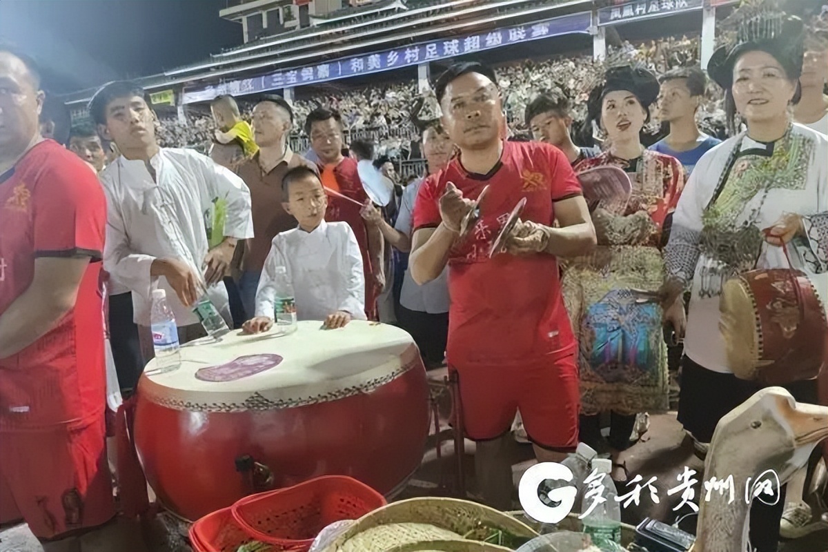 村BA后村超再次霸屏！木匠、瓦匠、肉摊老板的纯粹足球打脸了谁？