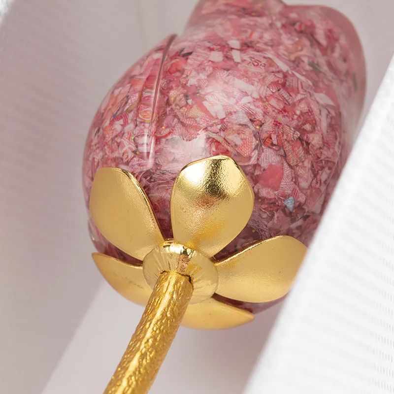 情人节送她一朵小红花,情人节送一朵花给女儿