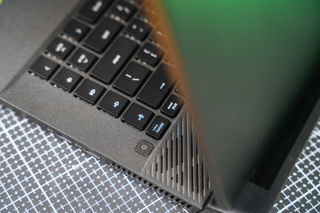 戴尔游匣g16外星人玩法,戴尔游匣g167620评测