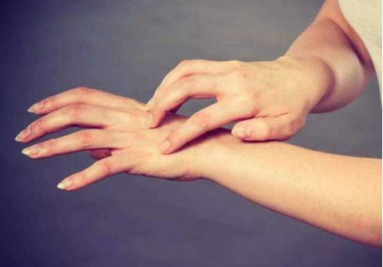 糖尿病病人合并有皮肤瘙痒症，应当如何应对？