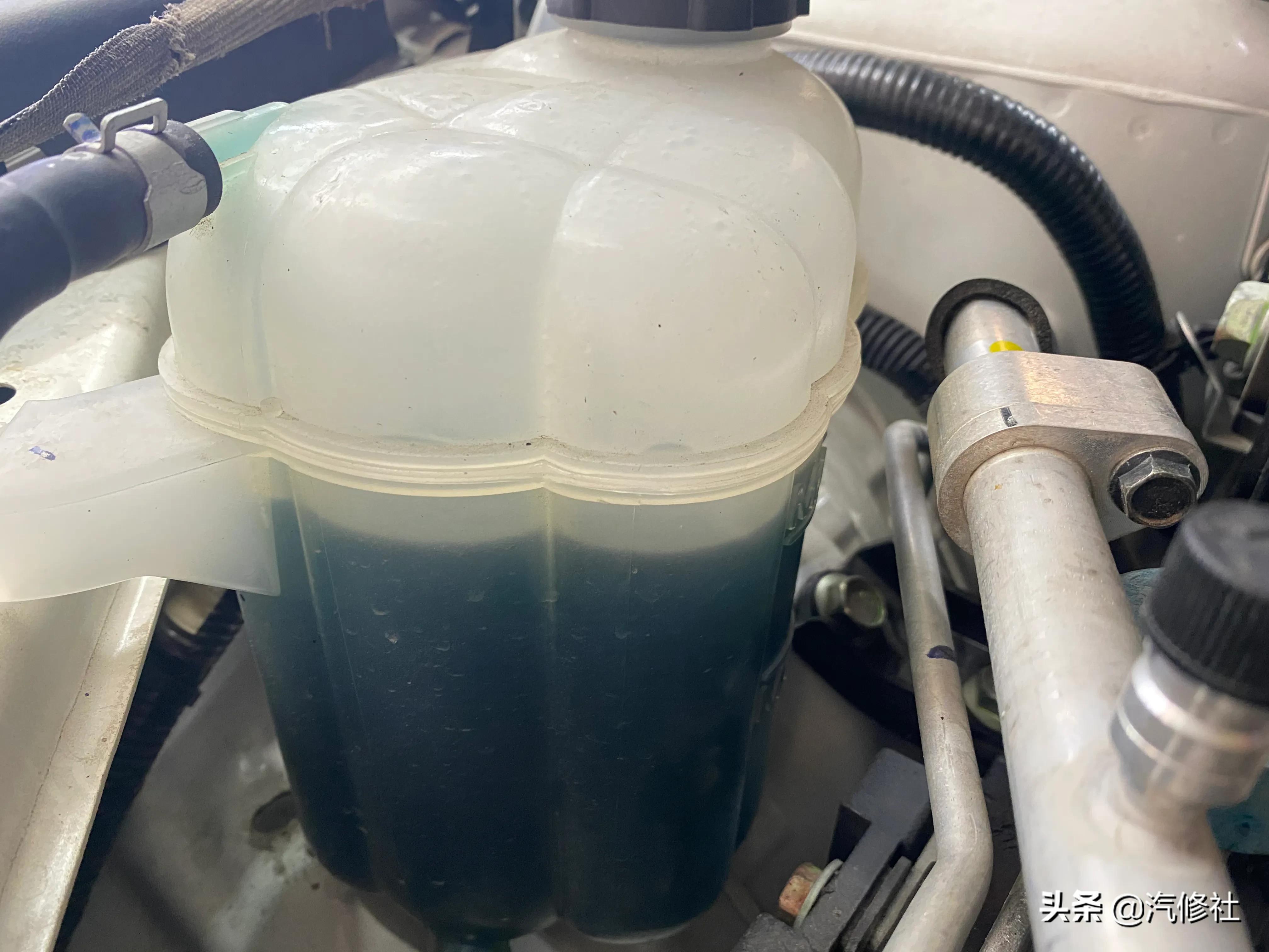 小车发动机冷却液有必要换吗,汽车发动机冷却液不停减少