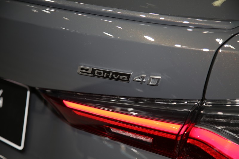 续航600km宝马i4量产版今晚首发,新款宝马i4上市售价42.99万元