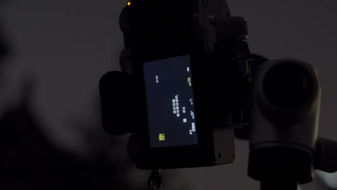 富士x-t5等四款相机迎来固件升级,富士x-t5对比富士gfx100s