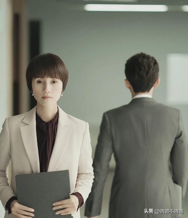 袁泉现在短发发型图片,袁泉的长发和短发照片