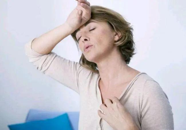 女性绝经是不是越迟越好,女性绝经越早寿命越短吗