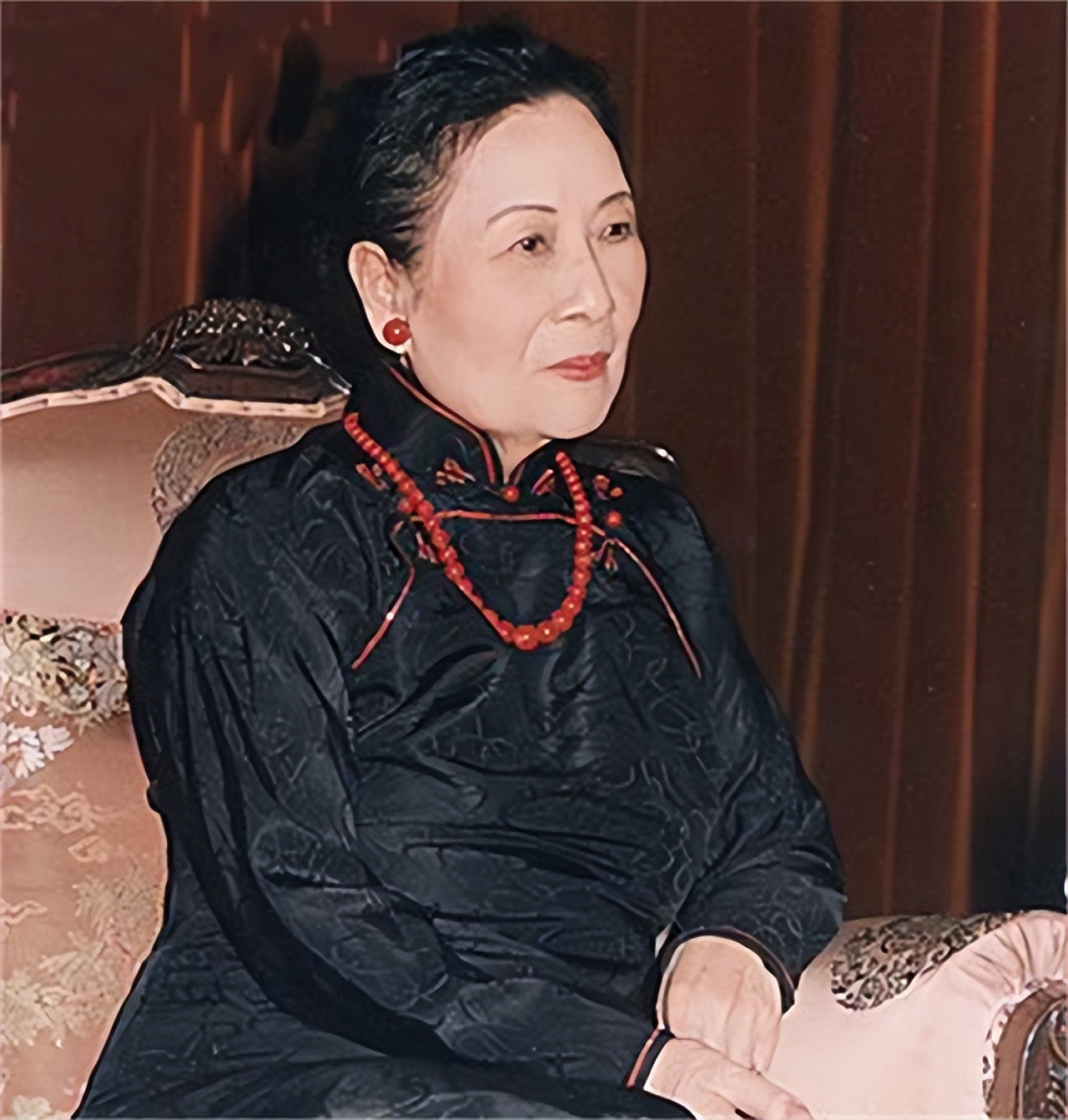 宋美龄晚年穷奢极欲还缺钱,宋美龄晚年生活拮据