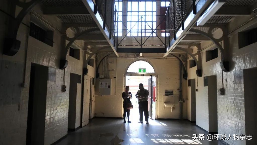 衣柜里的骷髅,衣柜里面的骷髅