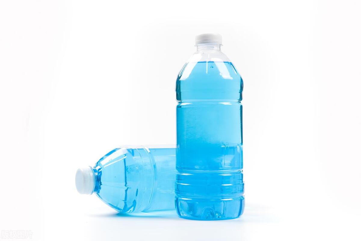 涨知识:汽车所用的玻璃水,为什么是蓝色的?
