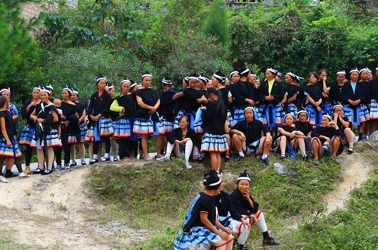 白裤瑶族人图片,白裤瑶族服饰有多惊艳