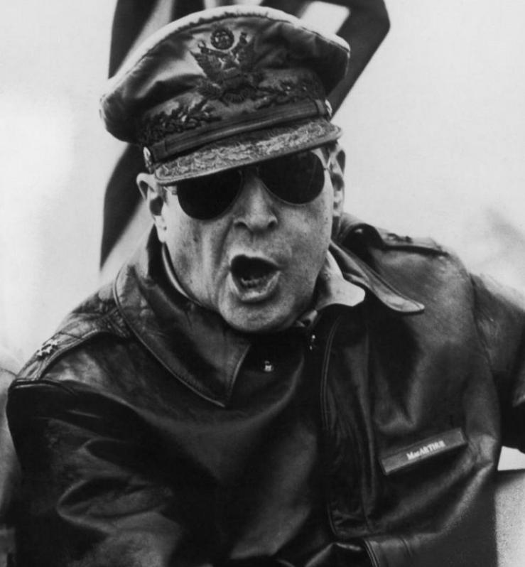 长津湖战役不怕美国的原子弹吗,麦克阿瑟为什么打不过长津湖