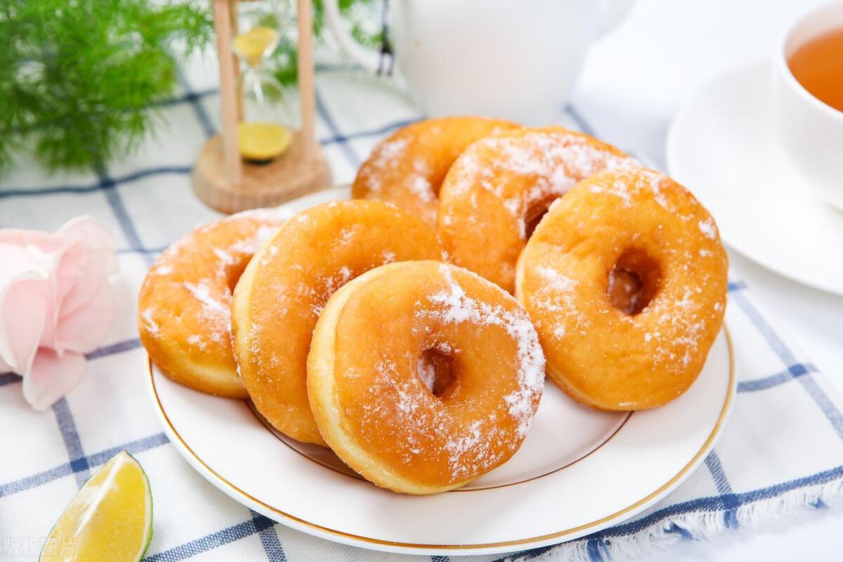 开个糕点店前期应该怎么准备,自己开个小的糕点店前景怎么样