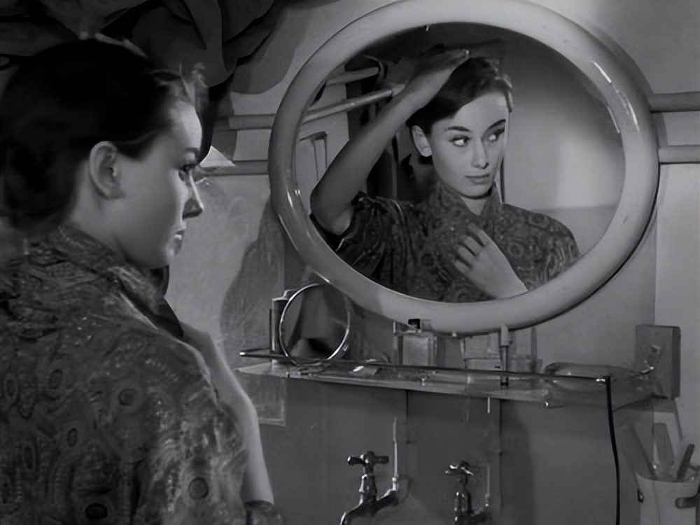 重温经典电影罗马假日的感悟,经典罗马假日电影镜头分析