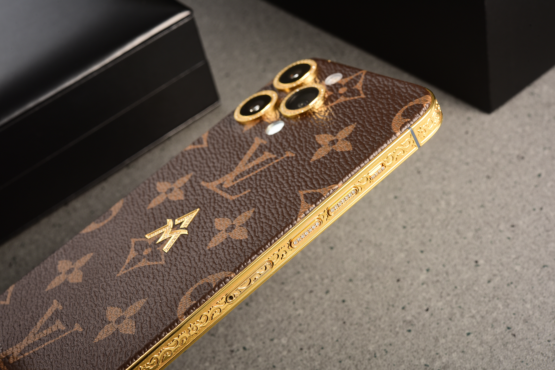 lv定制苹果,圣诞节男朋友送手机