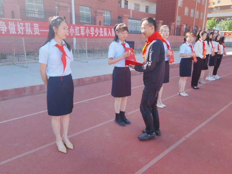 争做新时代的好少年队日活动总结,喜迎二十大争做好队员建队日主题