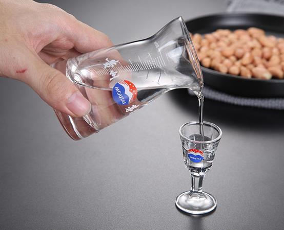茅台酒为什么多送杯子,茅台酒为什么送两个小酒杯