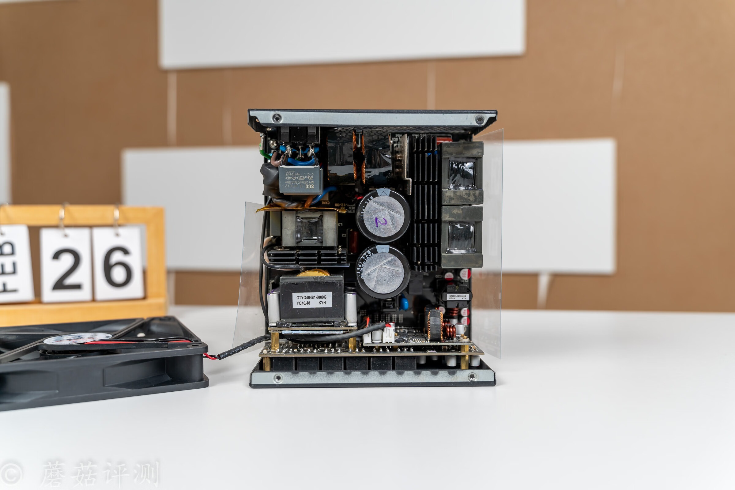 艾湃电竞750w全模组电源安装视频,美商艾湃电竞电源拆解