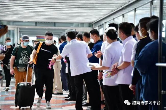 没有中国游客光顾，韩国一家大型商业中心倒闭