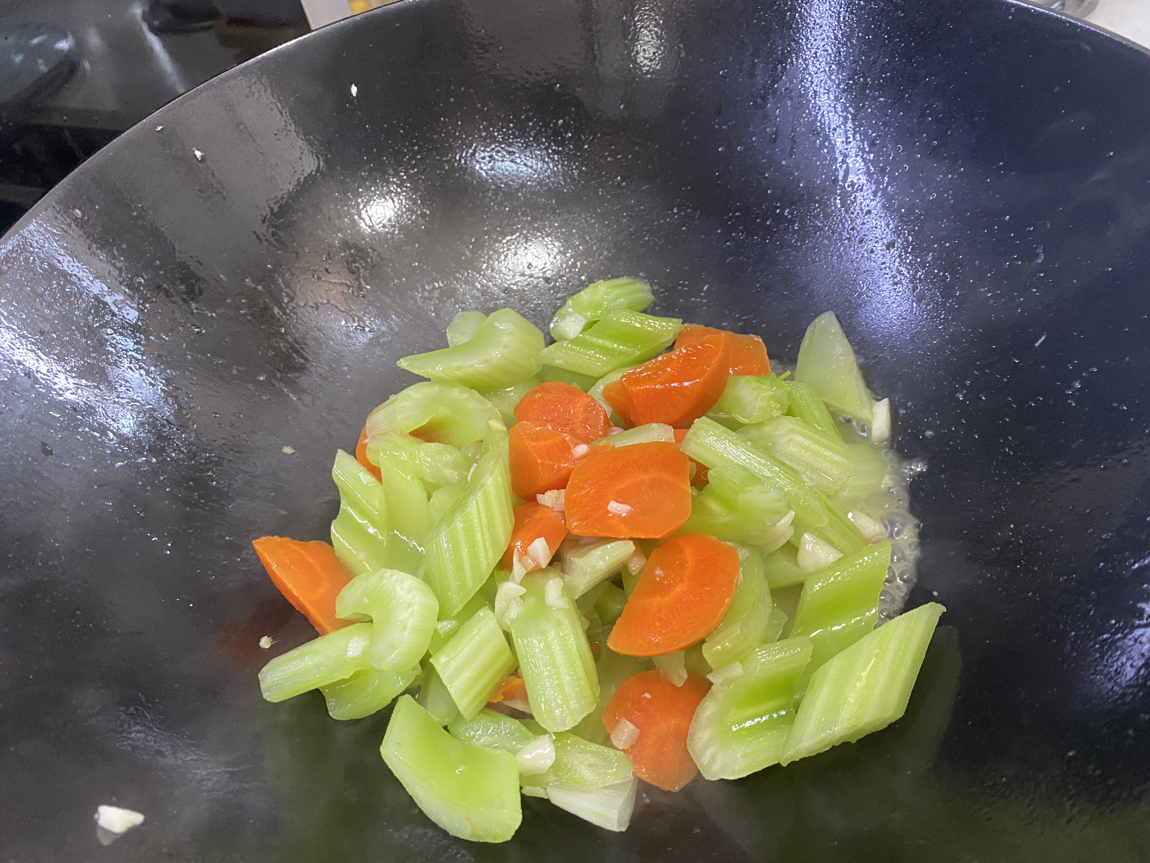 减肥饮食必备的6种高纤维蔬菜,要想减肥就不要吃这几种蔬菜