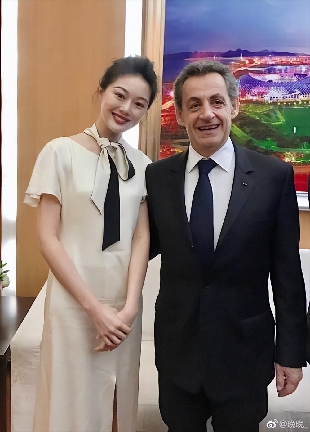 网红晚晚：炫富频翻车，豪门贵妇变寒门贵妇成群嘲，老公也不省心