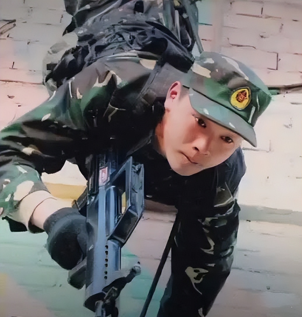 抖音刷屏的解放军营长，获中央军委表彰！