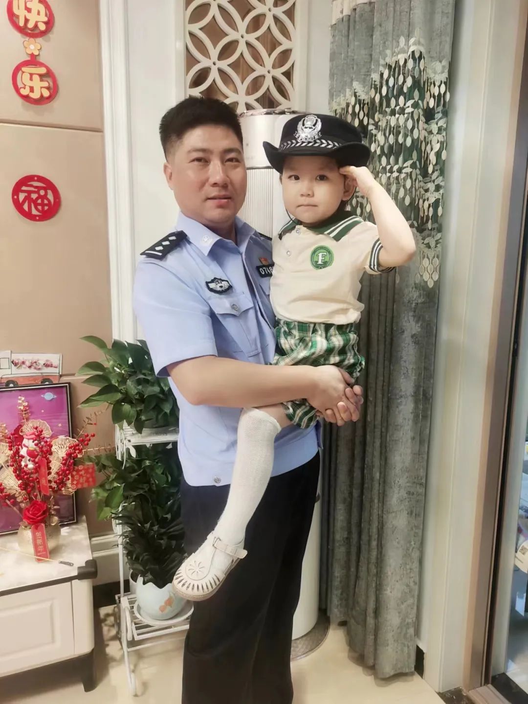 孩子对警察爸爸的留言,警察爸爸的留言父亲节
