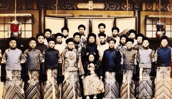 日军日记:*安妇慰**不服从管教,我很愤怒,用*刀刺**插入她的*体下**