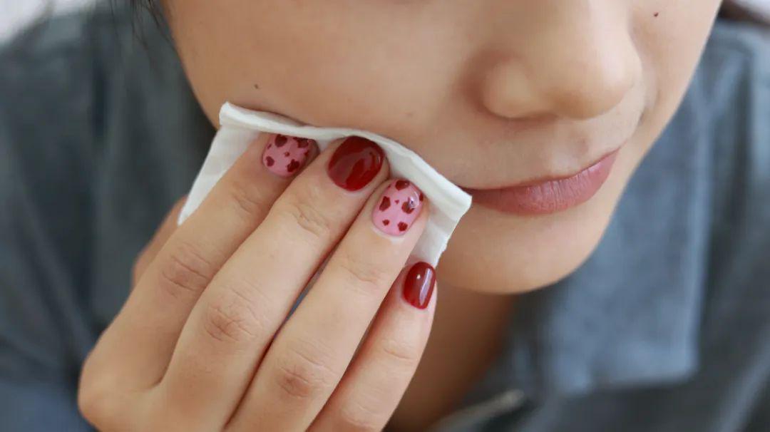 30岁的女人如何护肤最有效,适合20多岁年轻人的最佳护肤程序