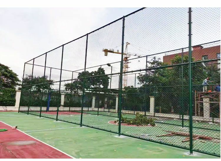 勾花网球场围网厂家,球场围网规格及价格