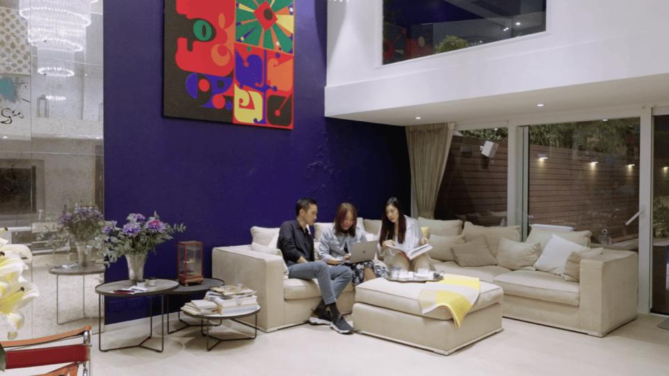 亚洲顶级藏家的4层海滨之家：挂满30件珍藏，审美一流